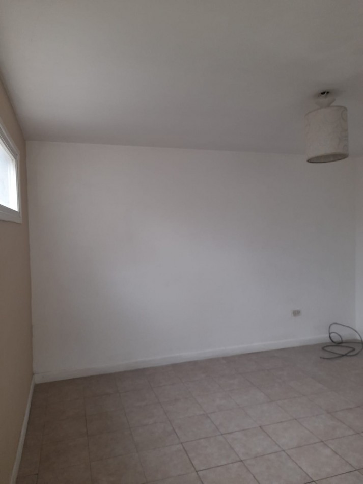 Balcarce 5060 Departamento 2 ambientes lateral, primer piso por escalera, sin expensas