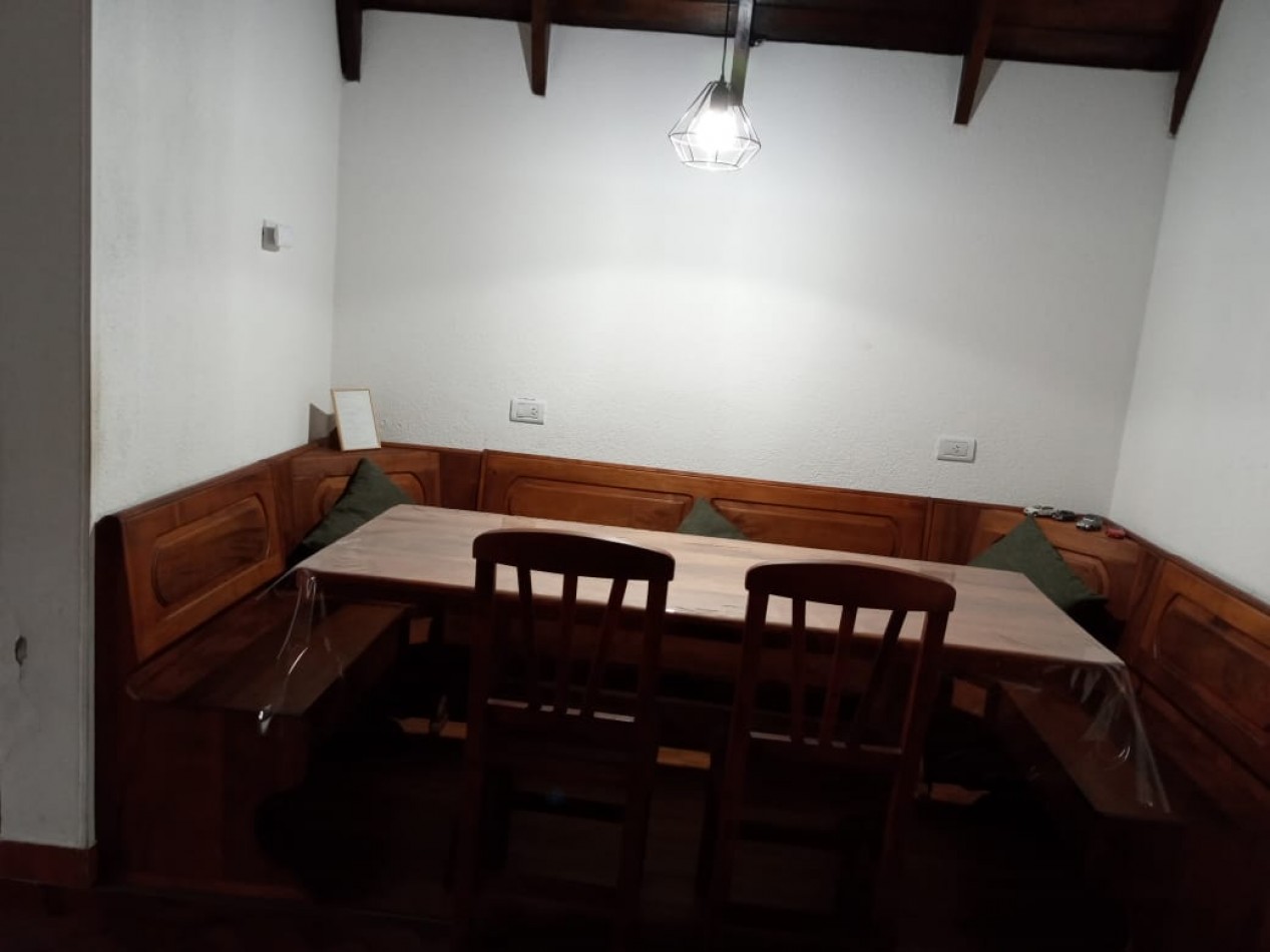 Francia y Berutti. Chalet 4 ambientes alpino, con garage y parque