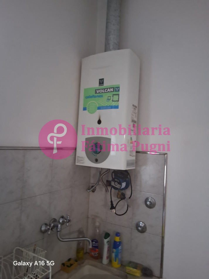 Salta casi Balcarce. Departamento 2 1/2 ambientes lateral 1°piso por escaleras