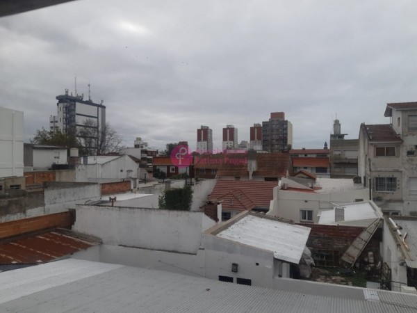 Belgrano y Funes. Departamento 2 ambientes lateral