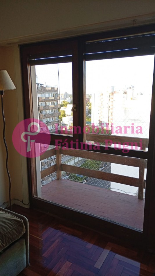 11 de Septiembre e Independencia Departamento 2 ambientes a la calle, con balcon. 2 baños, Muy buen estado 