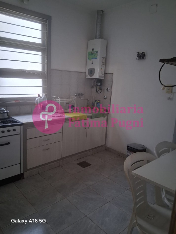 Salta casi Balcarce. Departamento 2 1/2 ambientes lateral 1°piso por escaleras