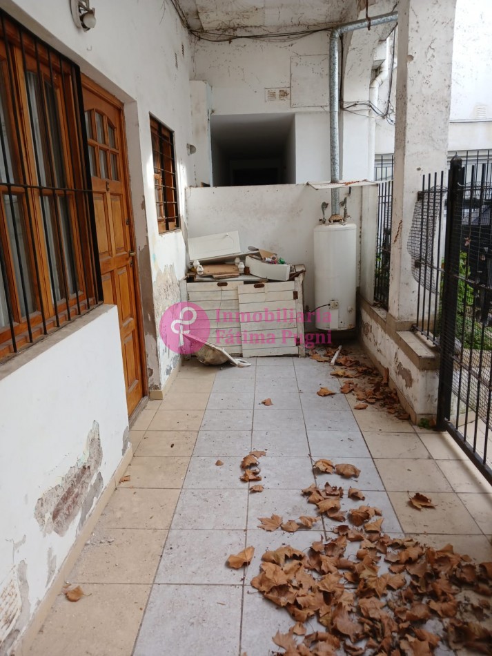 Ph 2 ambientes lateral, planta baja con patio. La Perla