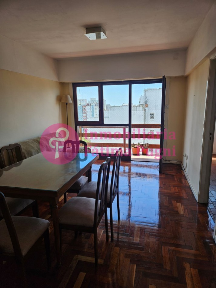 11 de Septiembre e Independencia Departamento 2 ambientes a la calle, con balcon. 2 baños, Muy buen estado 