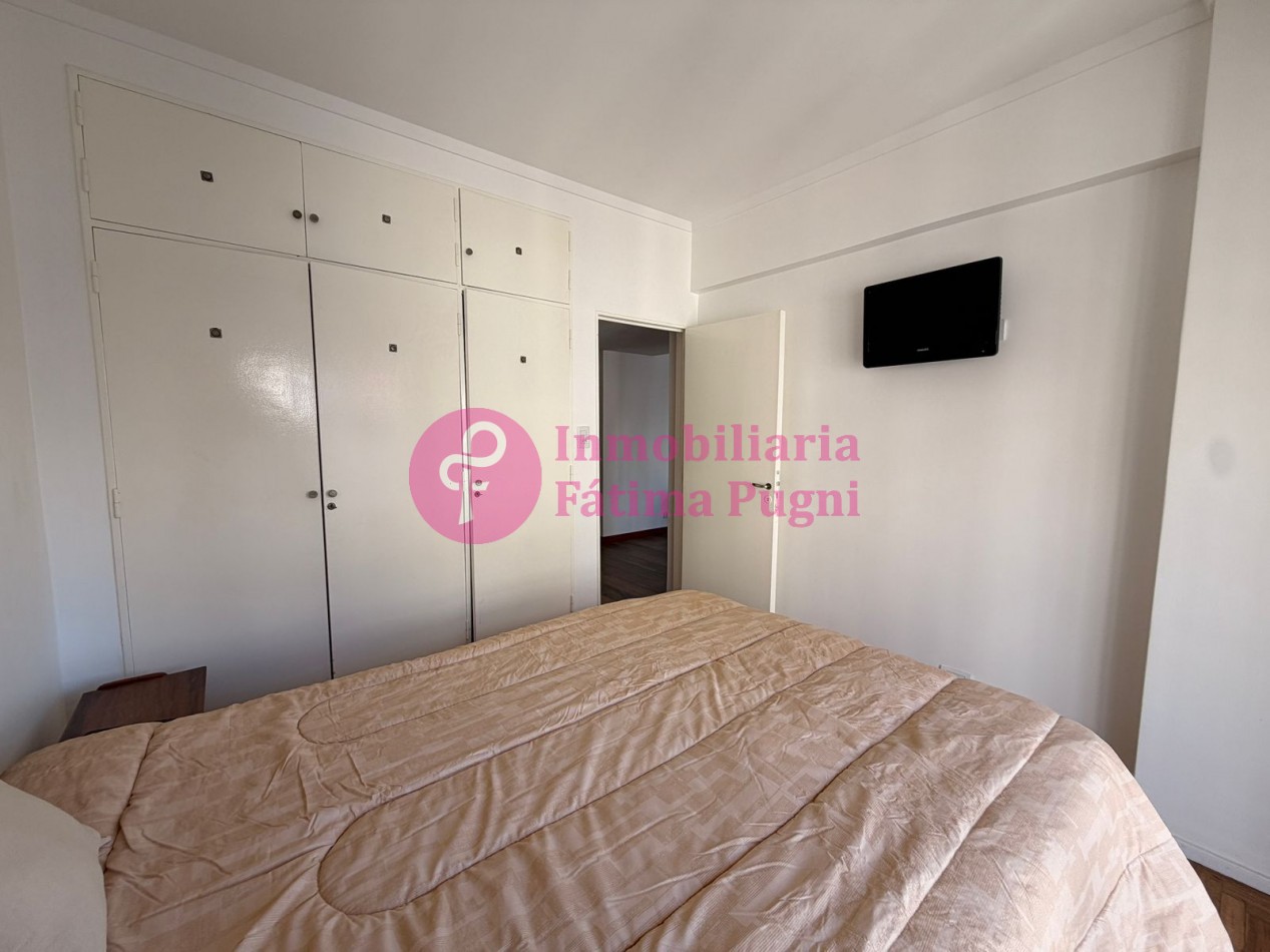 Departamento 2 ambientes a la calle con balcon corido. 