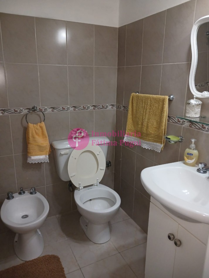 Casa ph 3 ambientes atras, con patio. Muy buen estado