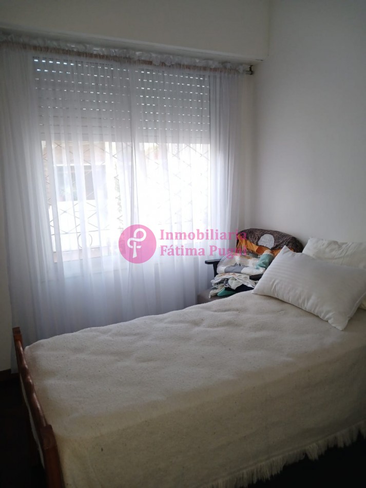 Casa ph 3 ambientes atras, con patio. Muy buen estado