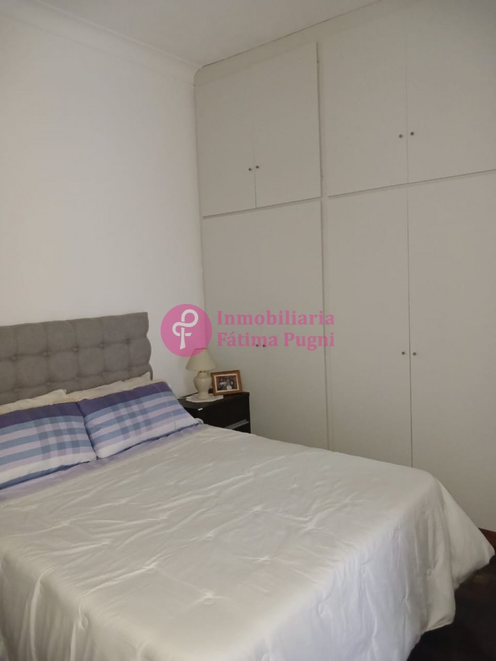 Casa ph 3 ambientes atras, con patio. Muy buen estado