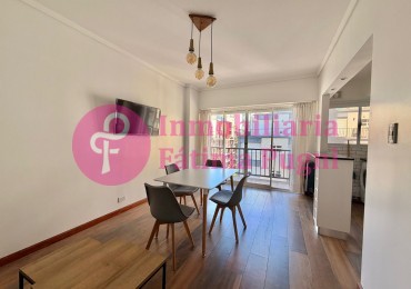 Departamento 2 ambientes a la calle con balcon corido. 