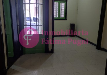 Chalet antiguo Proximo a Plaza Rocha- 3 ambientes con dependencia