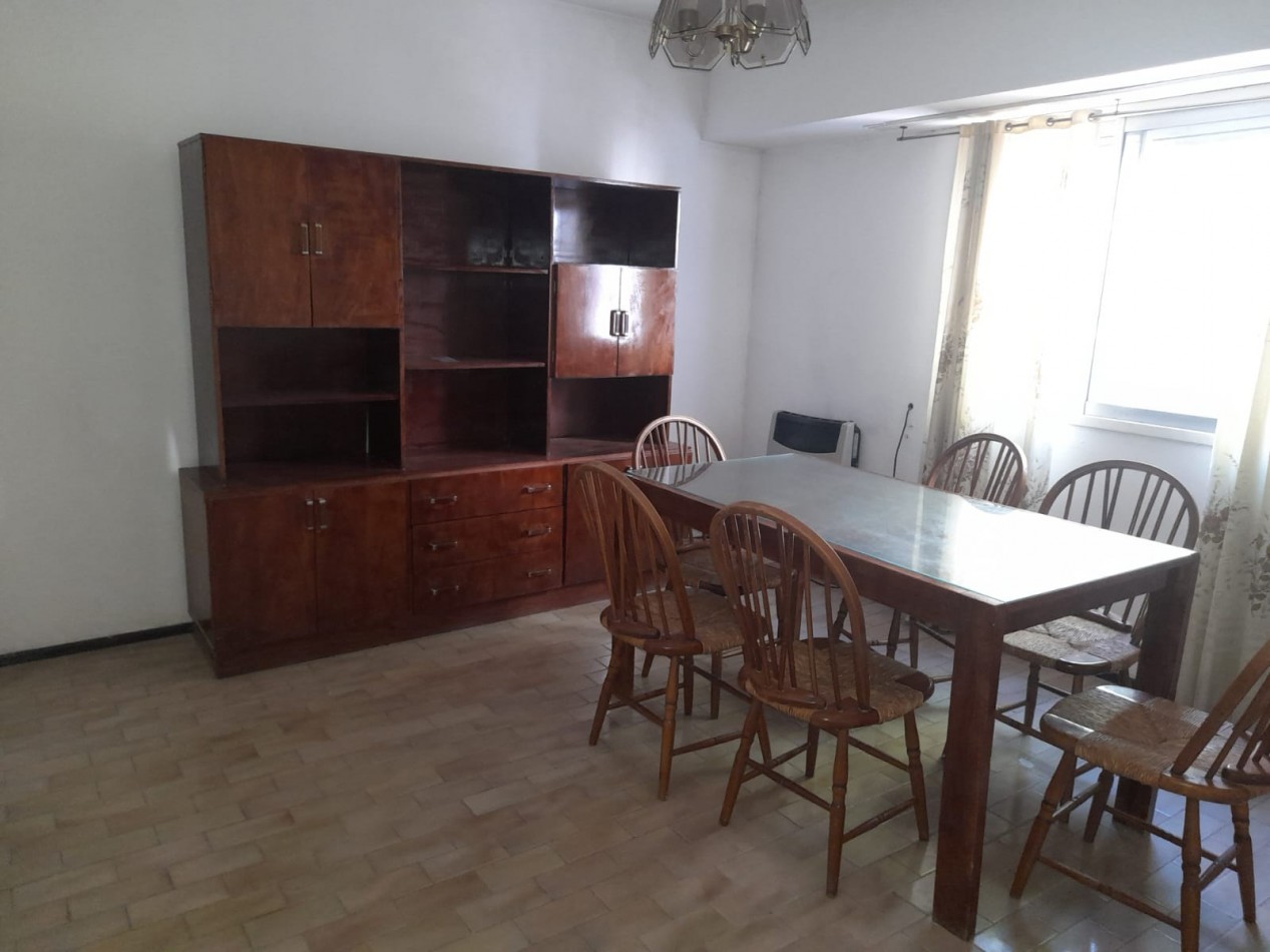 Tucuman esquina Brown. Depto 2 ambientes a la calle- Se vende con Renta