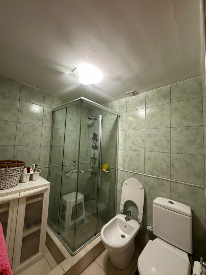 Chalet 3 ambientes con parque . Totalmente reciclado