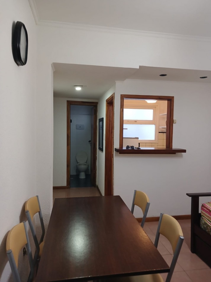 Departamento 1 ambiente dividido, planta baja contrafrente con pequeño patio