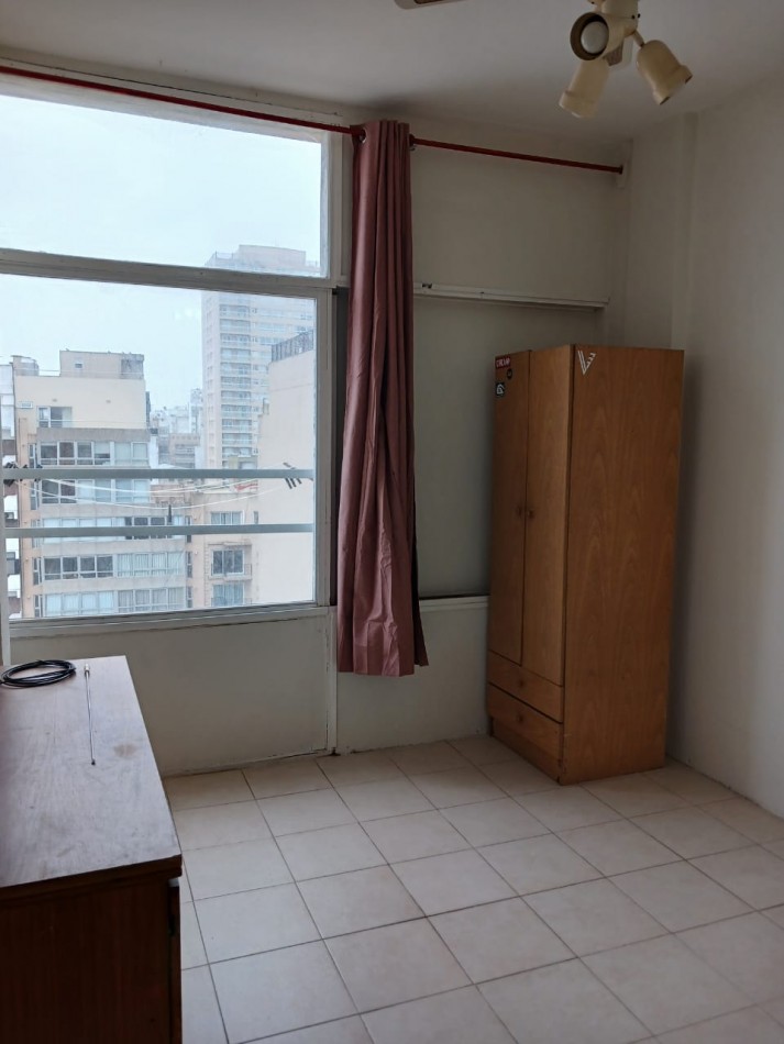 Alquiler 24 meses Departamento 1 ambiente dividido contrafrente vista abierta. Algunos muebles