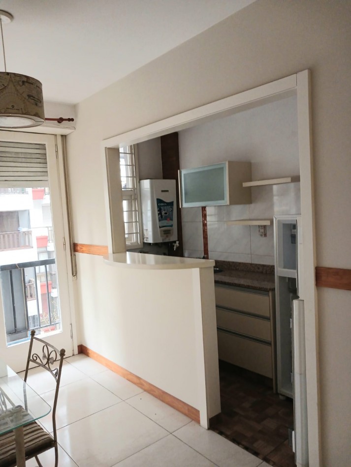 Departamento 1 ambiente a la calle con balcon- Impecable