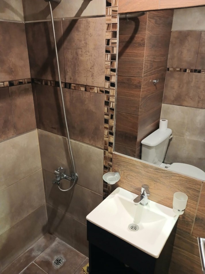 Departamento 1 ambiente a la calle con balcon- Impecable