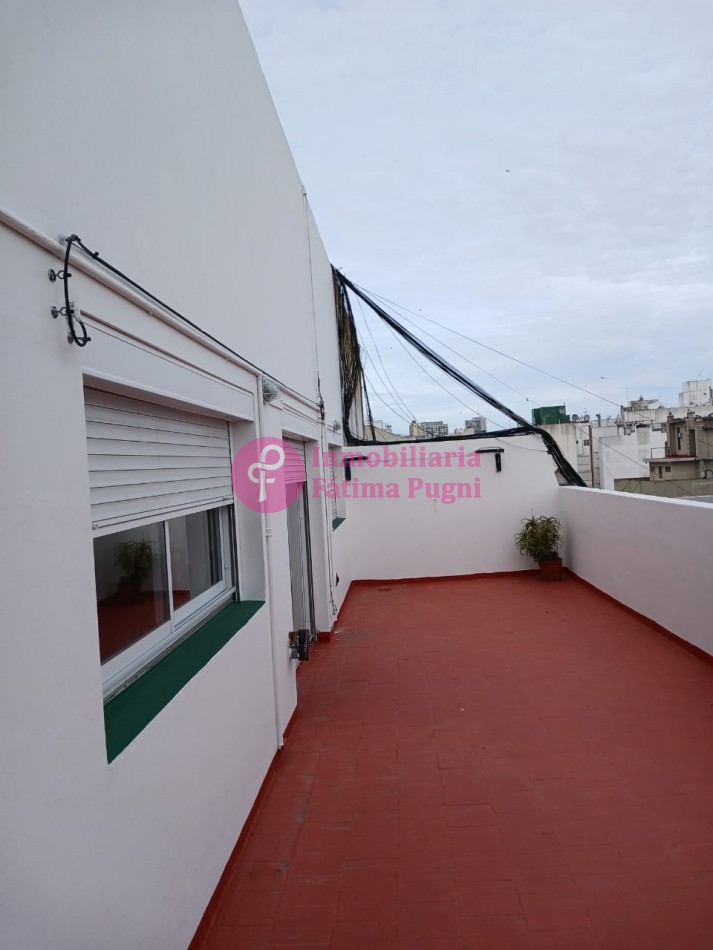 Bolivar y La Rioja- Departamento 2 ambientes con balcon terraza, todo externo 