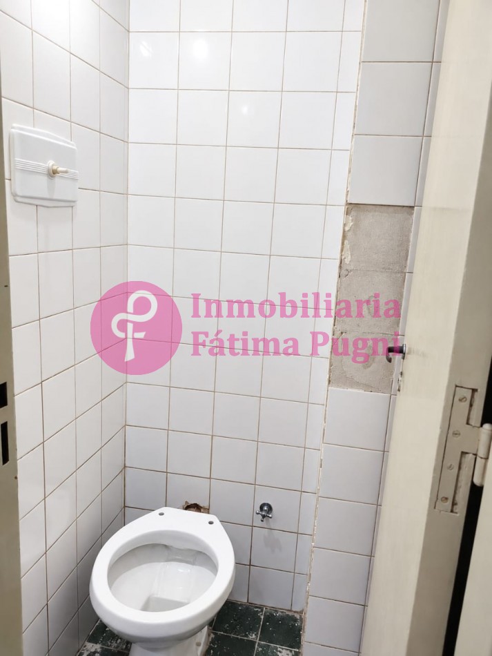 Local comercial- La Perla- Balcarce 3318 