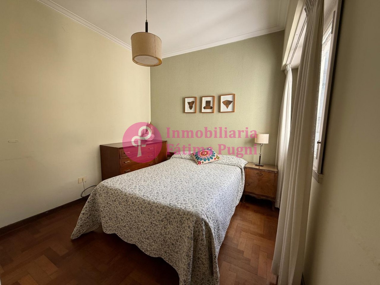 Semipiso 3 ambientes con dependencia de servicio - contrafrente- Muy luminoso, buen estado