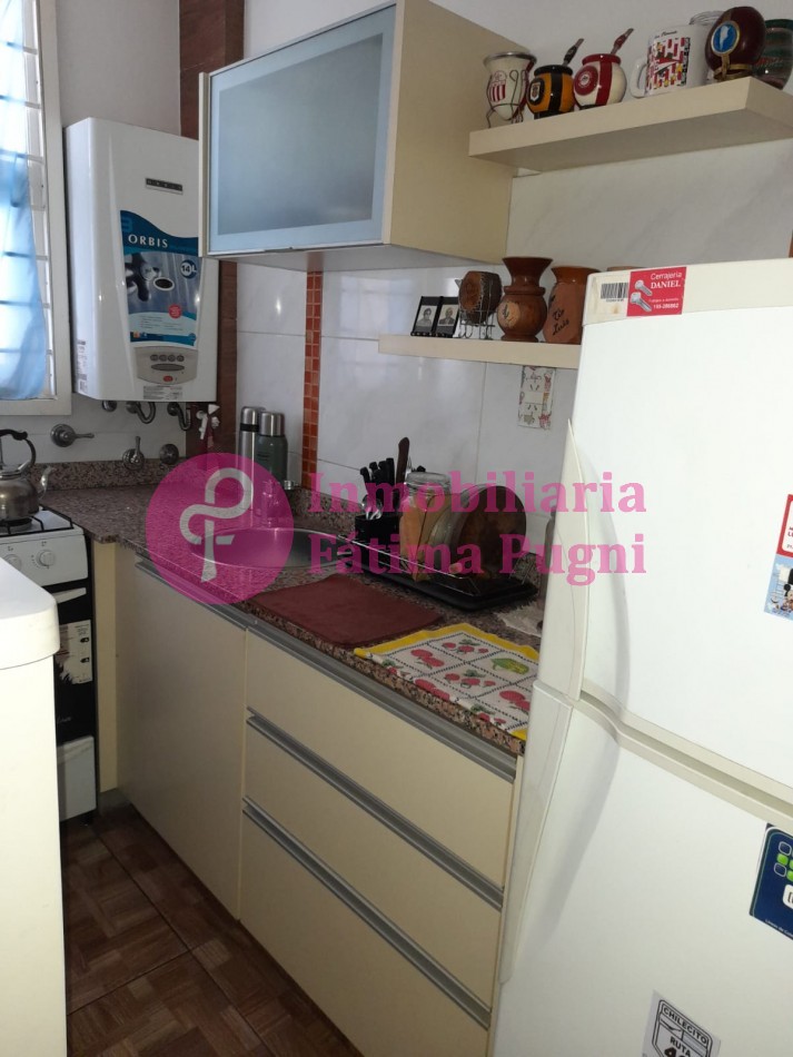 Departamento 1 ambiente a la calle con balcon- Impecable