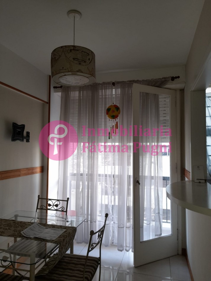 Departamento 1 ambiente a la calle con balcon- Impecable