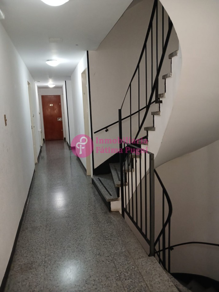 Falucho 2188 - Departamento ambientes . 6to piso ,interno. Muy buen estado