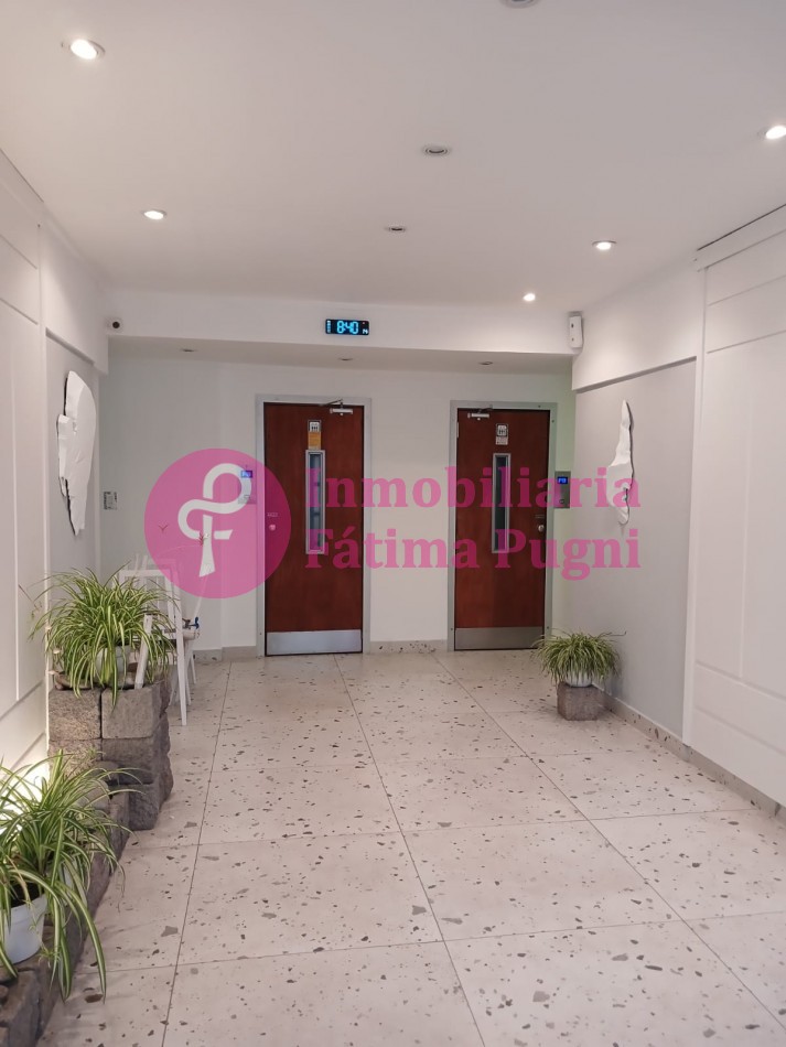 Departamento 1 ambiente a la calle con balcon- Impecable