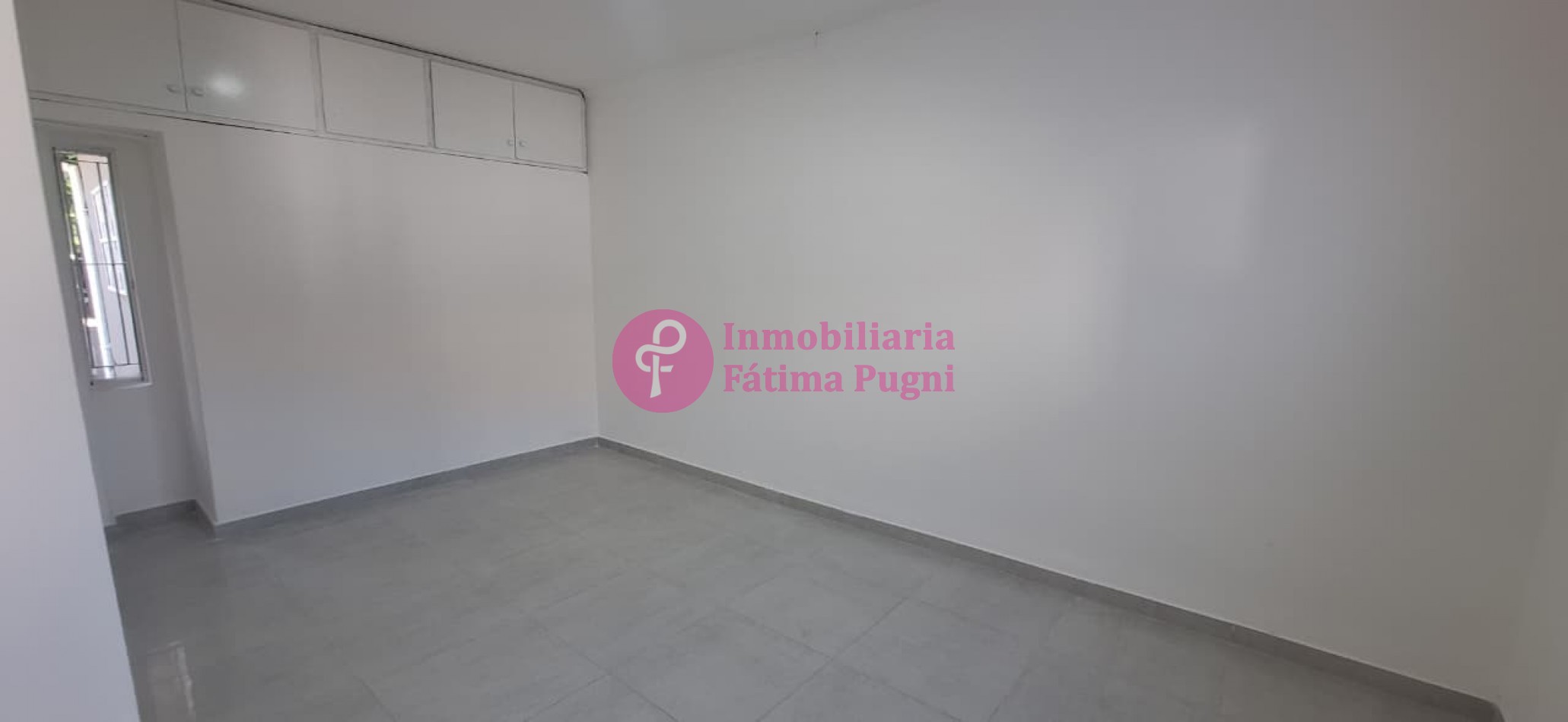 Florisbelo Acosto casi Tejedor - Casa 3 ambientes con garage y patio con Quincho- Reciclada