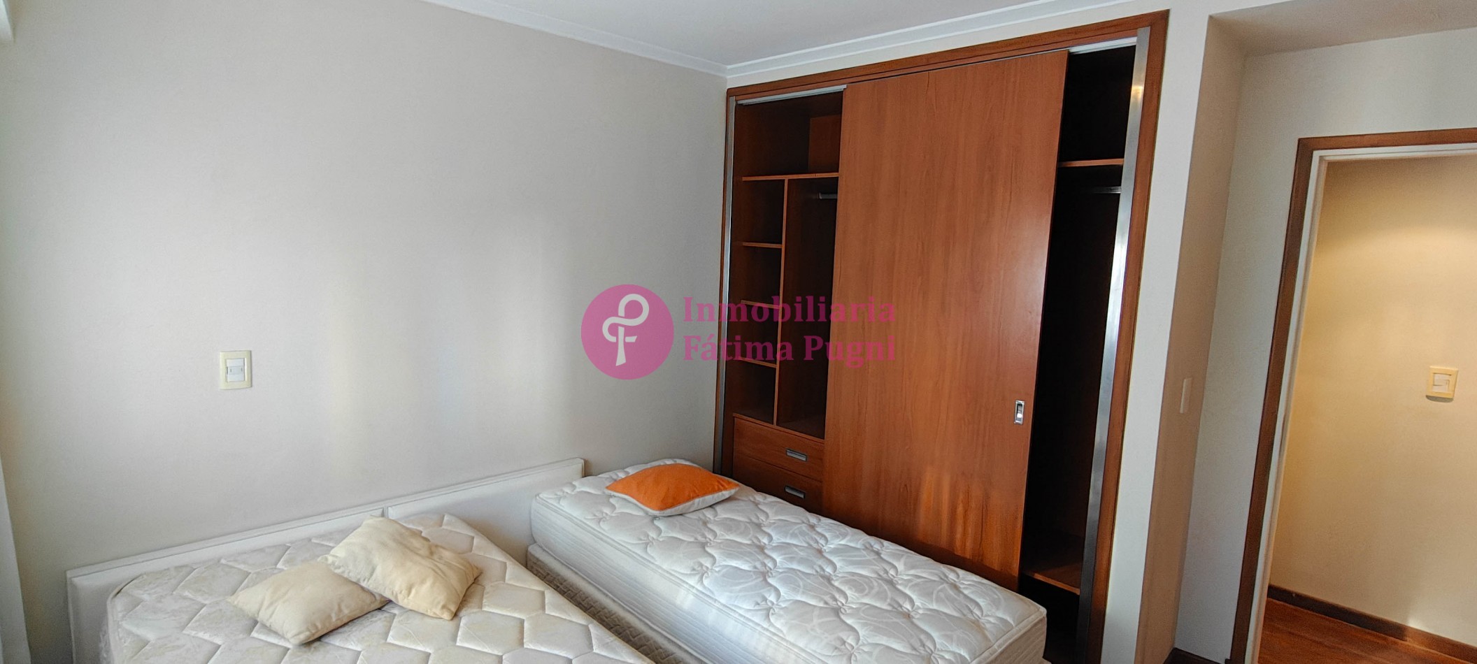 Piso 4 ambientes con cochera, amoblado. Avenida Colon 1105