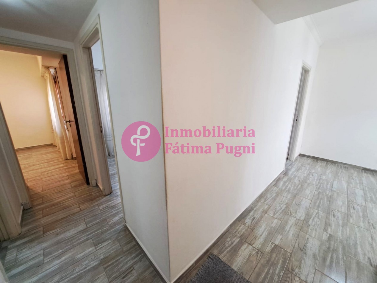 Departamento 3 ambientes a la calle con balcon- Reciclado- Zona Plaza Mitre