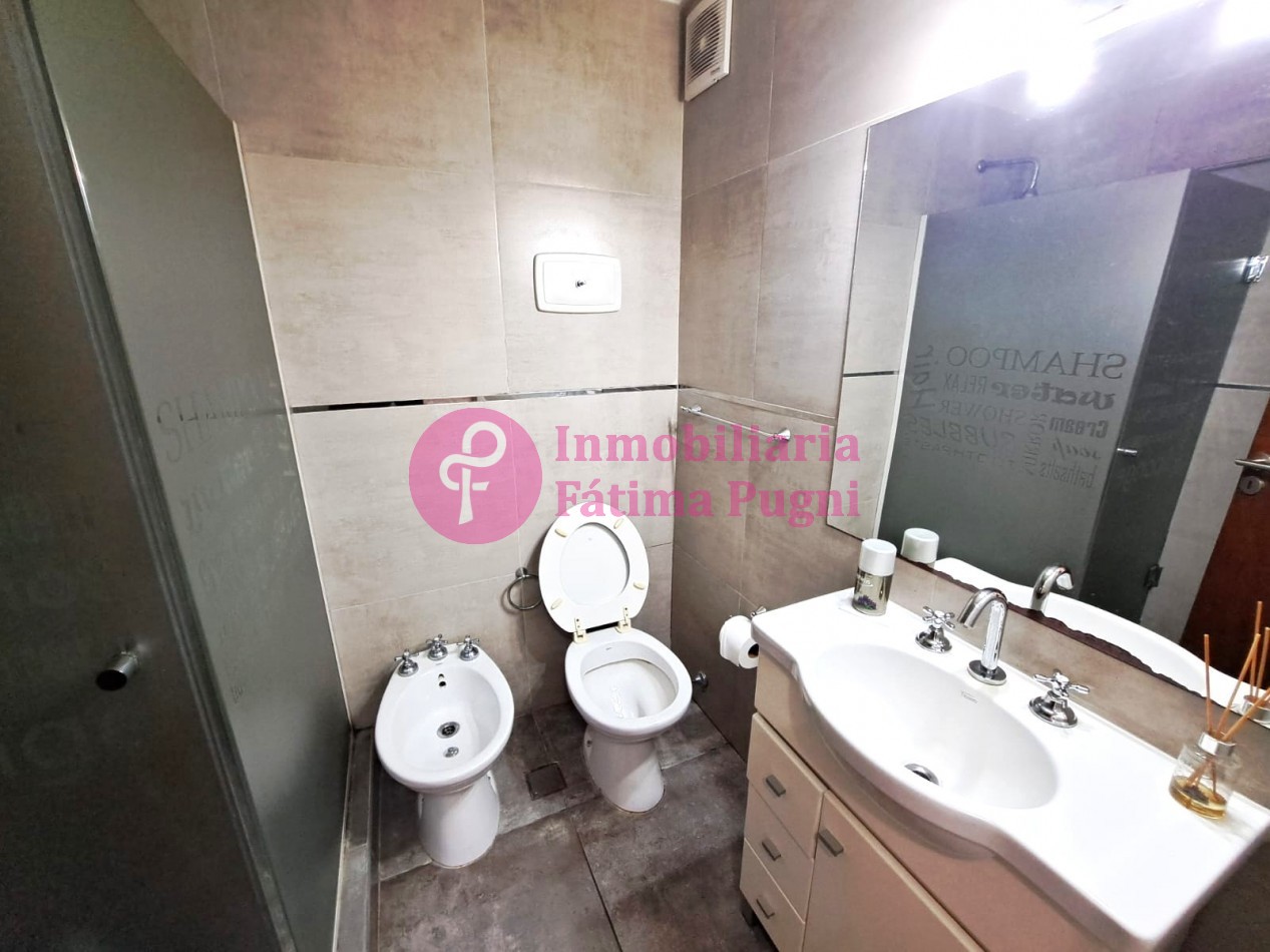 Departamento 3 ambientes a la calle con balcon- Reciclado- Zona Plaza Mitre