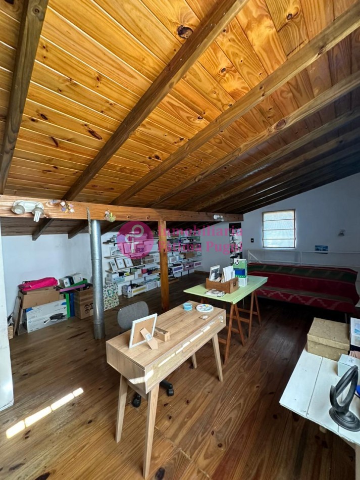 Chalet 3 ambientes con parque . Totalmente reciclado