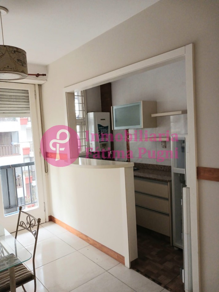 Departamento 1 ambiente a la calle con balcon- Impecable