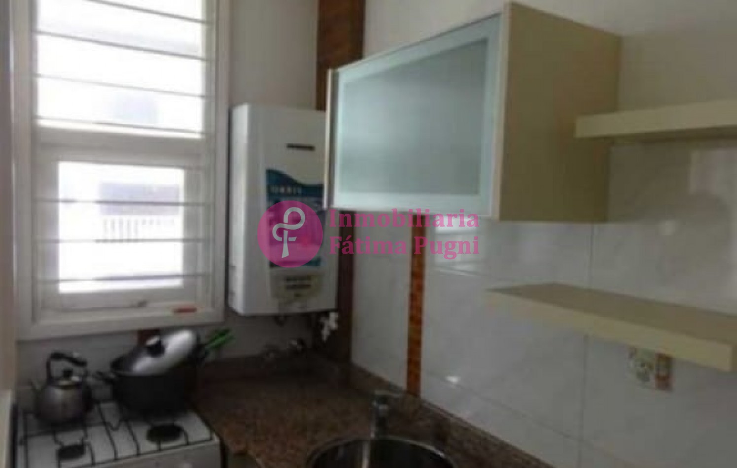 Departamento 1 ambiente a la calle con balcon- Impecable