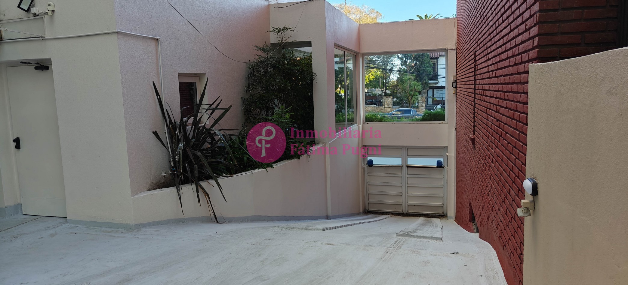 Piso 4 ambientes con cochera, amoblado. Avenida Colon 1105