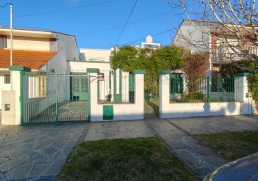 Dorrego y Berutti- La Perla- Casa 4 ambientes , jardin y parque -